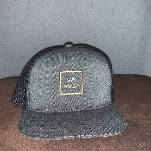 RVCA Other - Grey Mesh RVCA hat